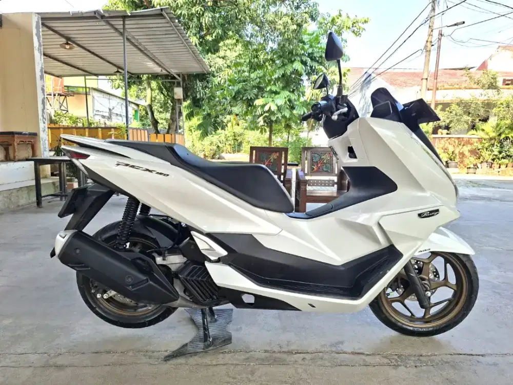 Jual 2 unit pcx km rendah semua mulus