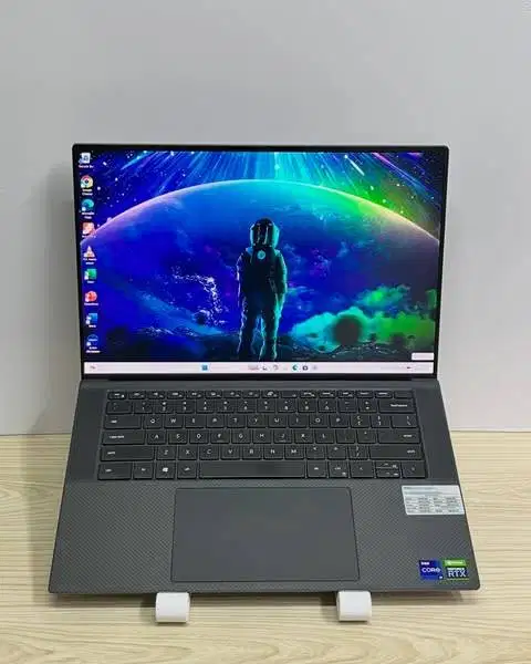DELL PRECISION 5560 WorkStation i9 11950H RAM 32GB SSD 512GB NVMe