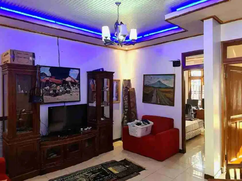 Rumah 2 Lantai 4 KT SHM di Taman Kedaung Pamulang Ciputat Tangsel Harga 1 M Nego