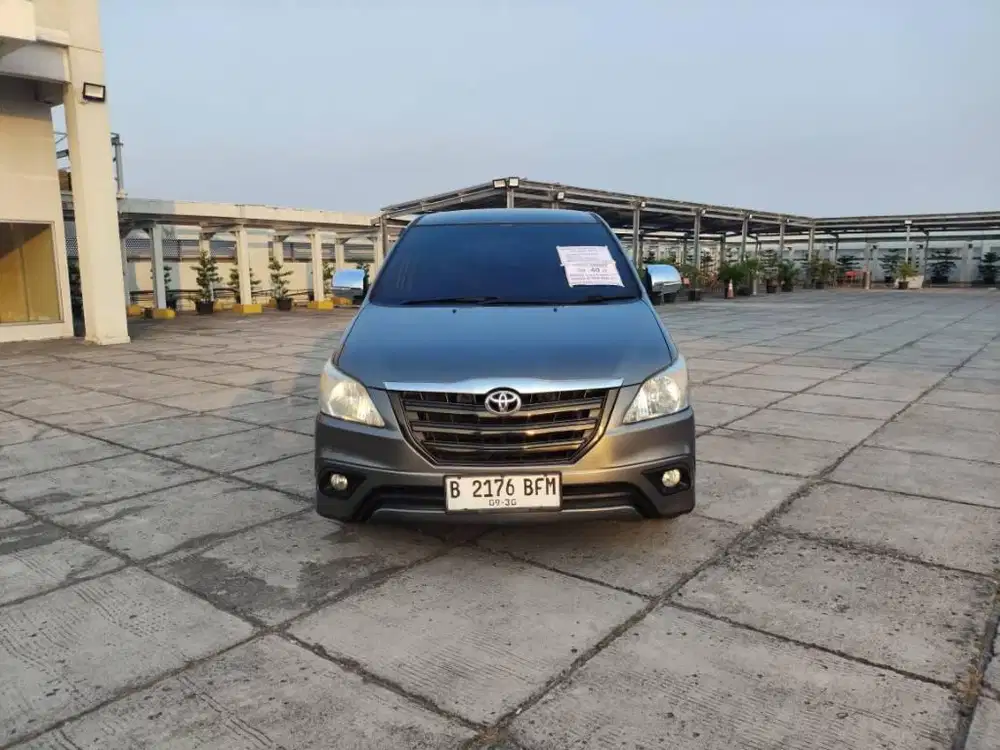 INNOVA DIESEL G AT TANGAN PERTAMA , KILOMETER RENDAH