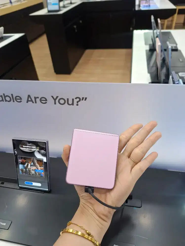 SAMSUNG GALAXY FLIP 8