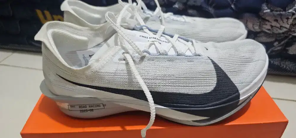 Sepatu running nike zoomx streakfly 2