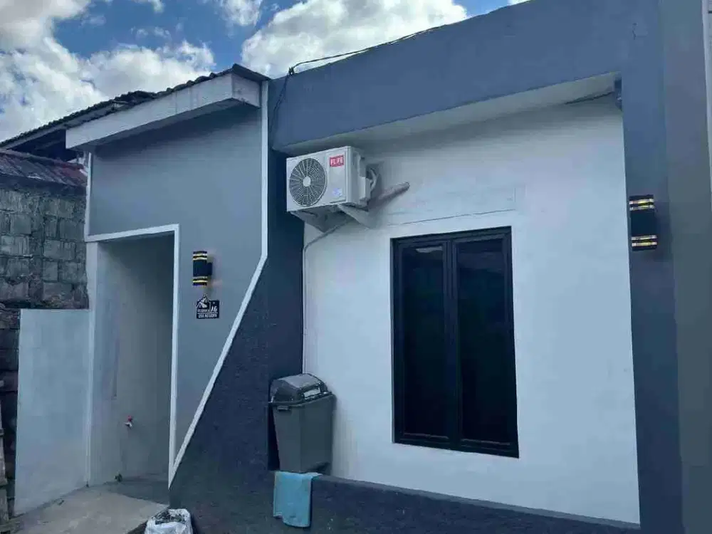 Rumah dekat stasiun LRT ciracas Jaktim