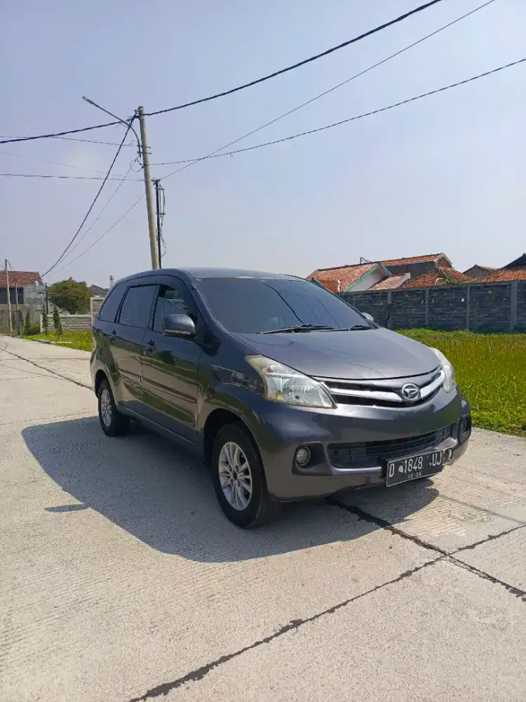 DP 5 jtn Xenia R dlx MT 2012 grey