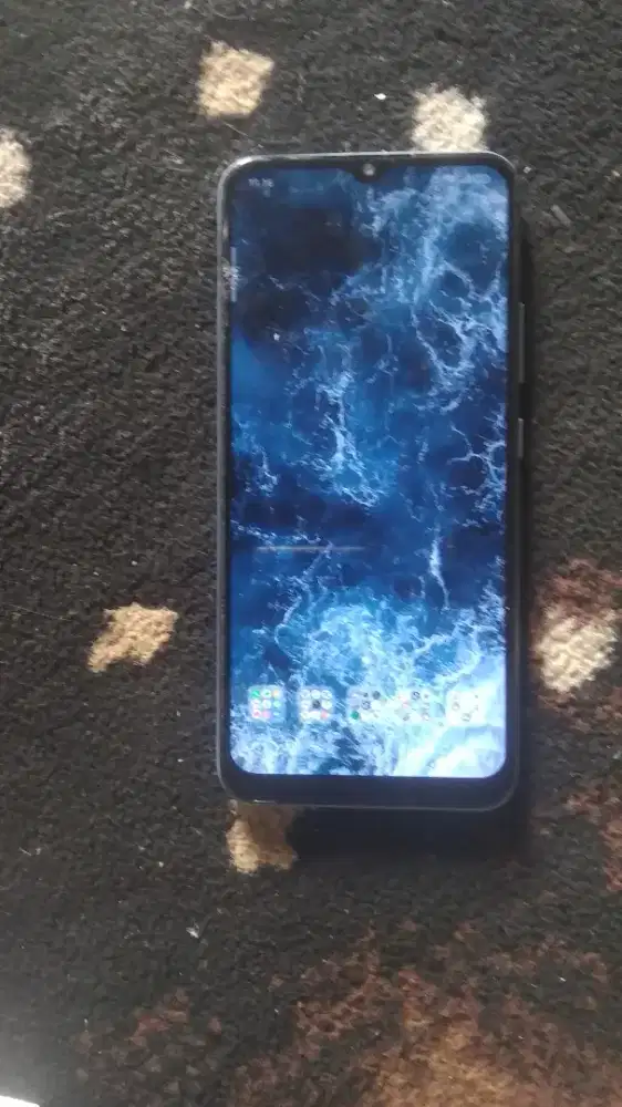 jual cepat HP realme ram4/64 kondisi touchscreen retak senthan normal