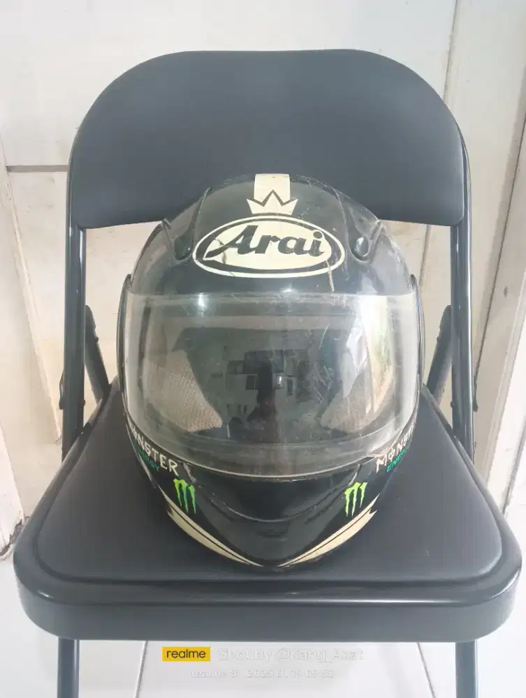 Helm Arai (Full Face)
