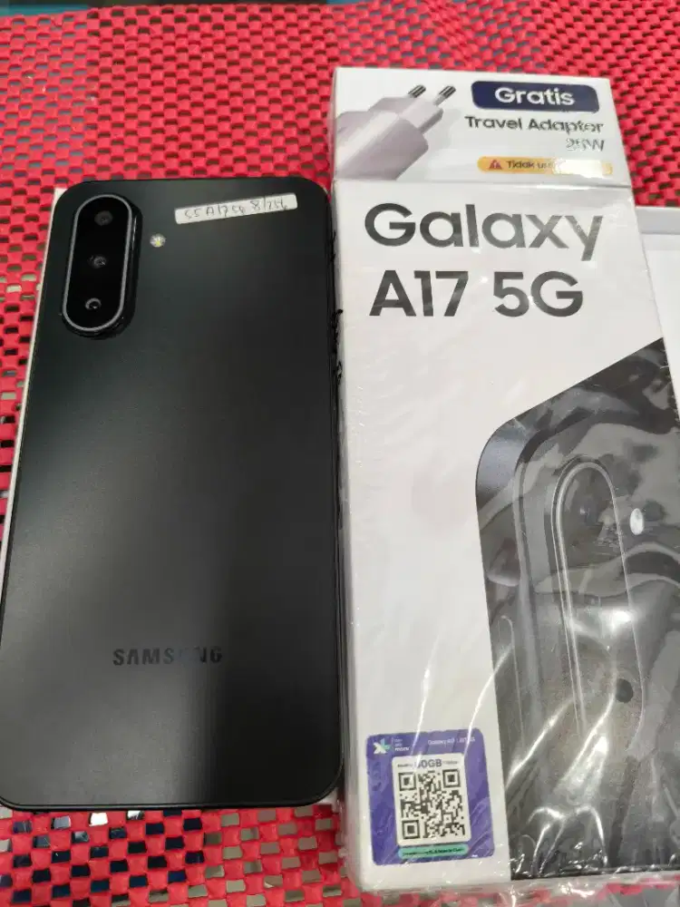 Samsung a17 5g 8/256 like new