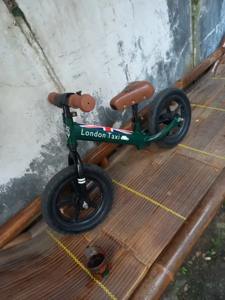 Jual sepeda pushbike london taxi hijau army mulus