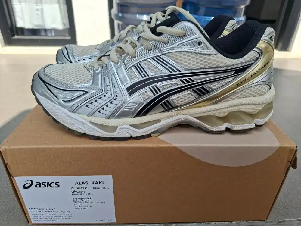 PRELOVED ASICS GEL KAYANO 14 ( BARU DIPAKE 1X ) size 42