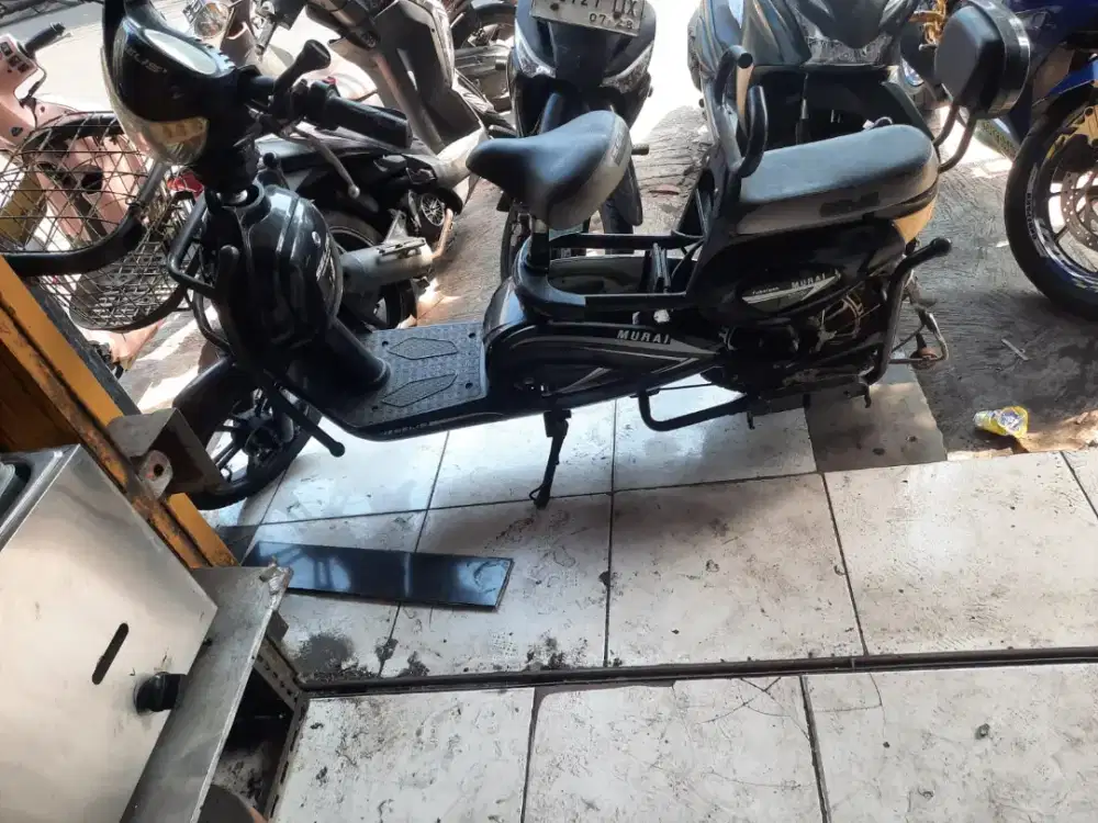 Sepeda listrik merk selis gk pernah di pake,.msih normal