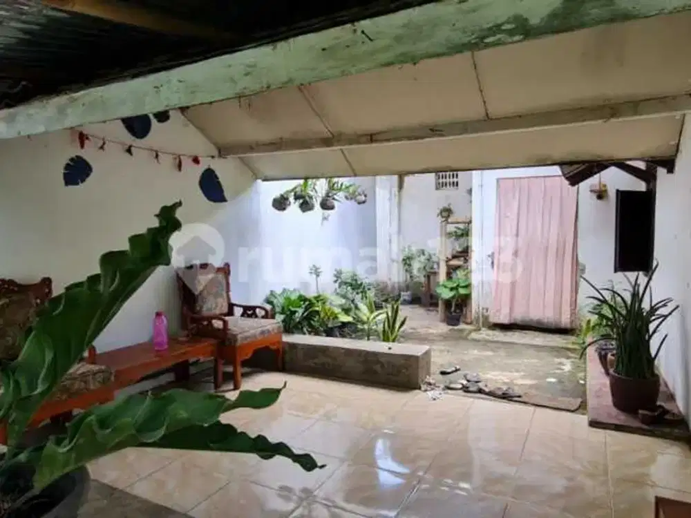 Rumah Terletak 300mdari Pasar Paduraksa, Cocok Utk Toko gudang, Bs Bangun Kios² Dipinggir Jalan