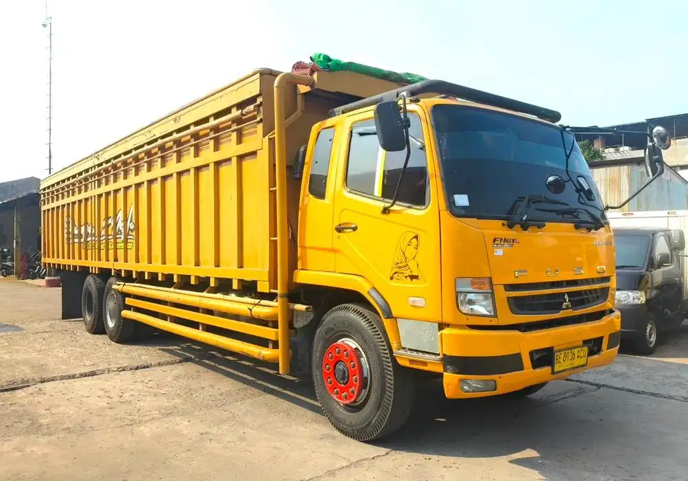 10 ban Mitsubishi Fuso tronton 6x2 FN 61 FL HD bak besi sentral 2023