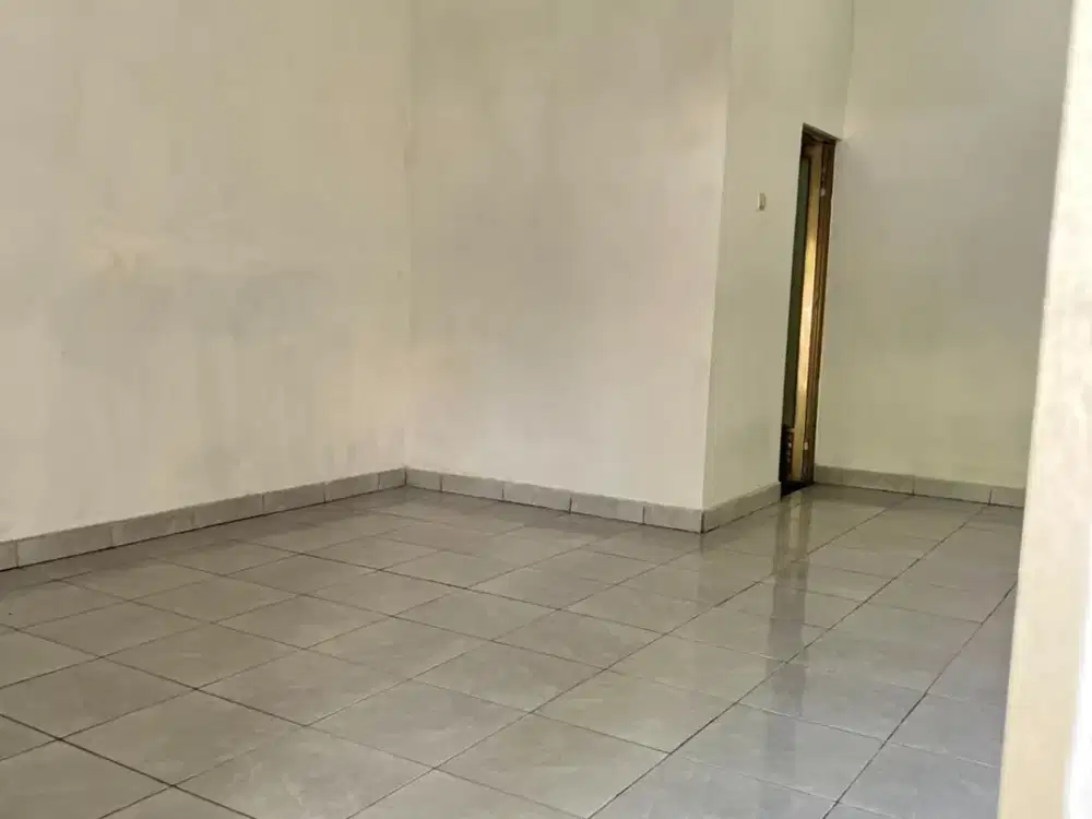 Disewakan 2 Unit Toko di Jl. Raya Kapal (SS)