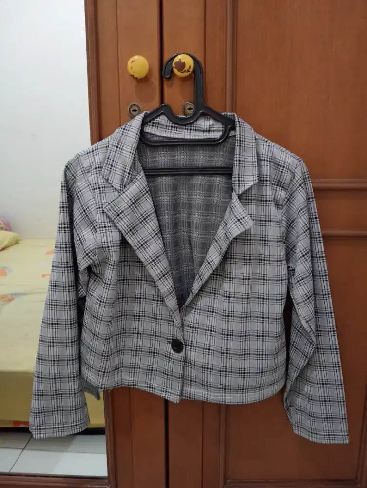 PRELOVED BLAZER CROP TOP
