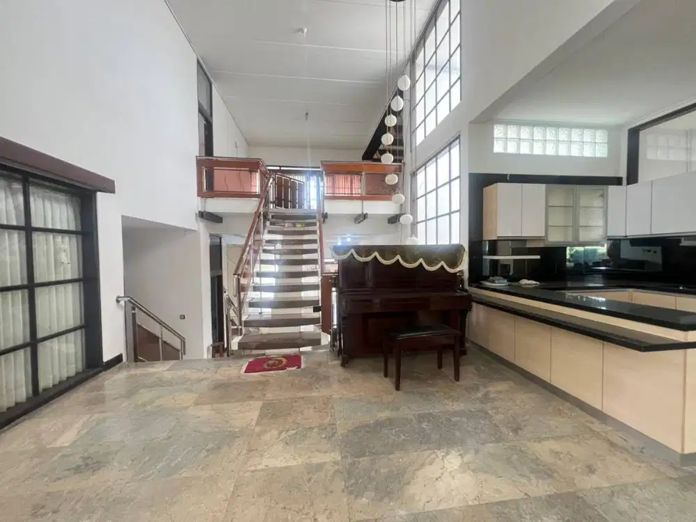Rumah Idaman Cocok untuk keluarga besar Setiabudi Bandung Dekat Kota