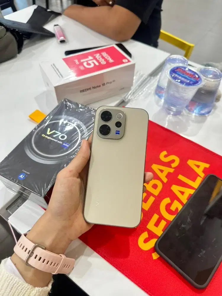 falsh sale kredit hp vivo v70 5G modal ktp asli