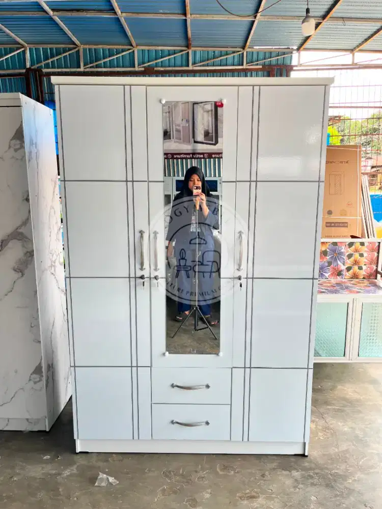 READY LEMARI PAKAIAN 3 PINTU+LACI TERMURAH