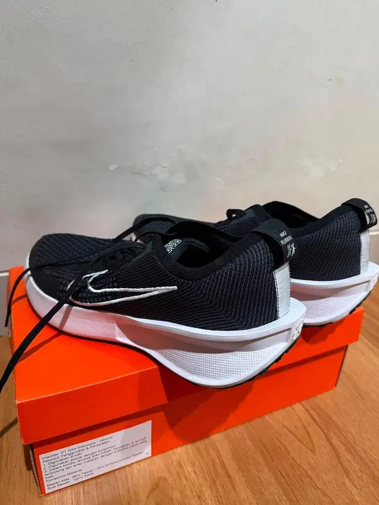 Nike Men's Interact Run Road Running Shoes - Black