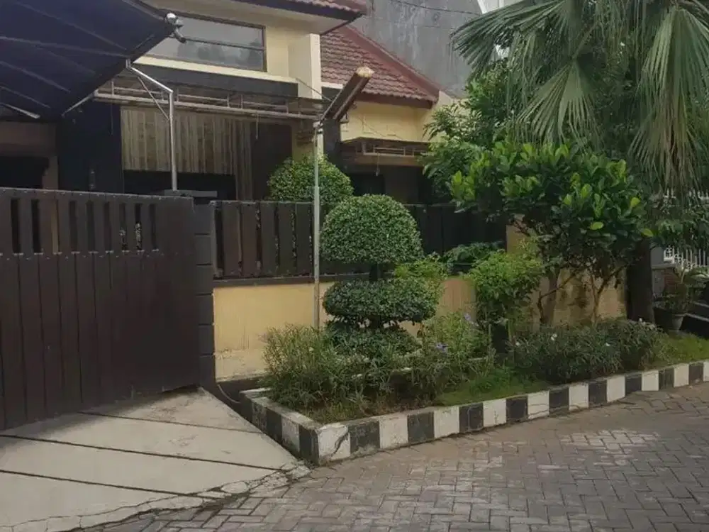 Jual Cepat Rumah Gayungsari Terawat, Dekat ke Trans Icon Mall A. Yani
