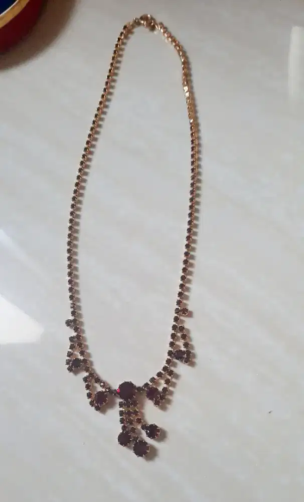 Kalung koye batu merah delima