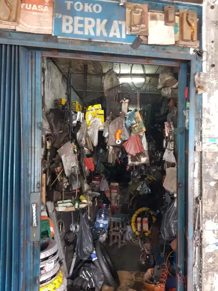 Di butuhkan mekanik motor cukup pengalaman  ,menteng raya 50 jakpus
