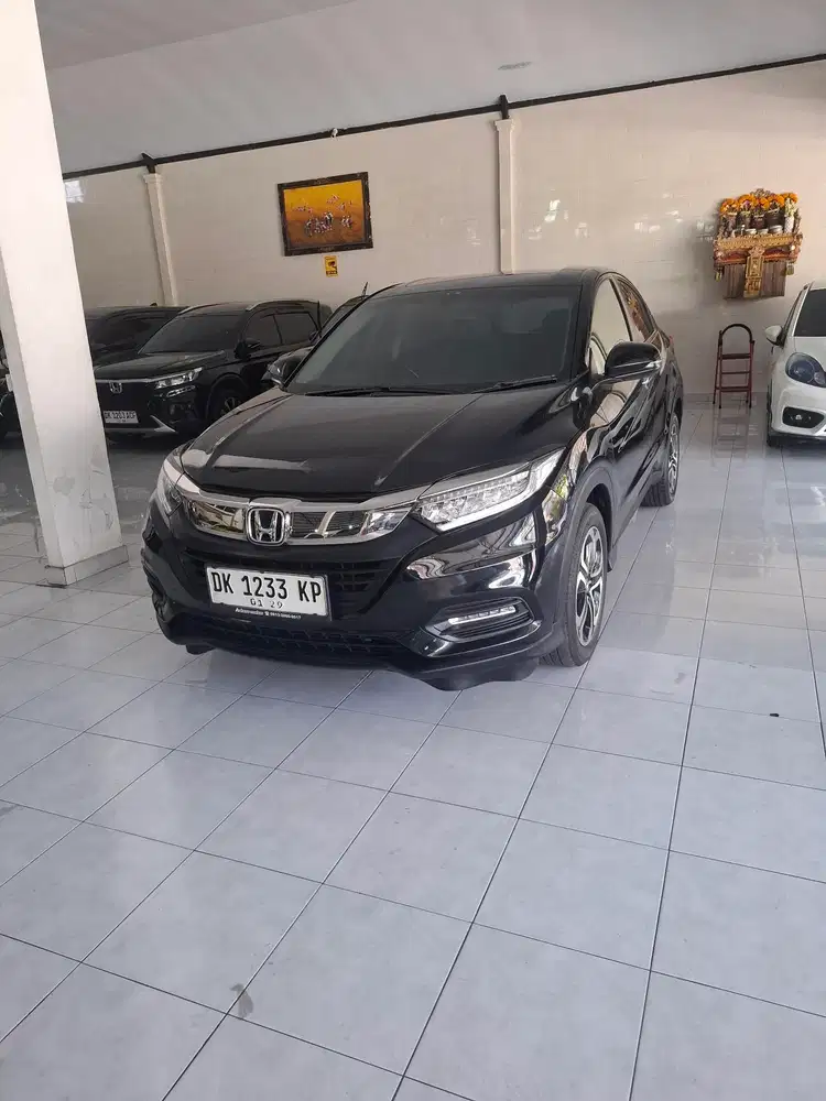 HRV SE 2021 hitam