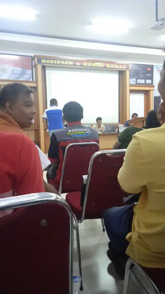 Di butuhkan marketing atau sales elektronik, HP, furniture, gundo DLL