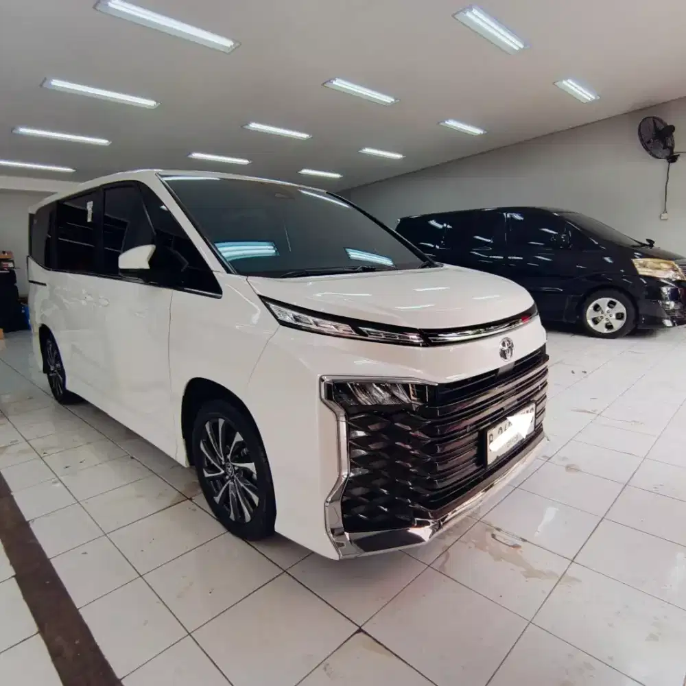 Toyota VOXY 2.0 matic - PBD - Warranty 2027 - Like New
