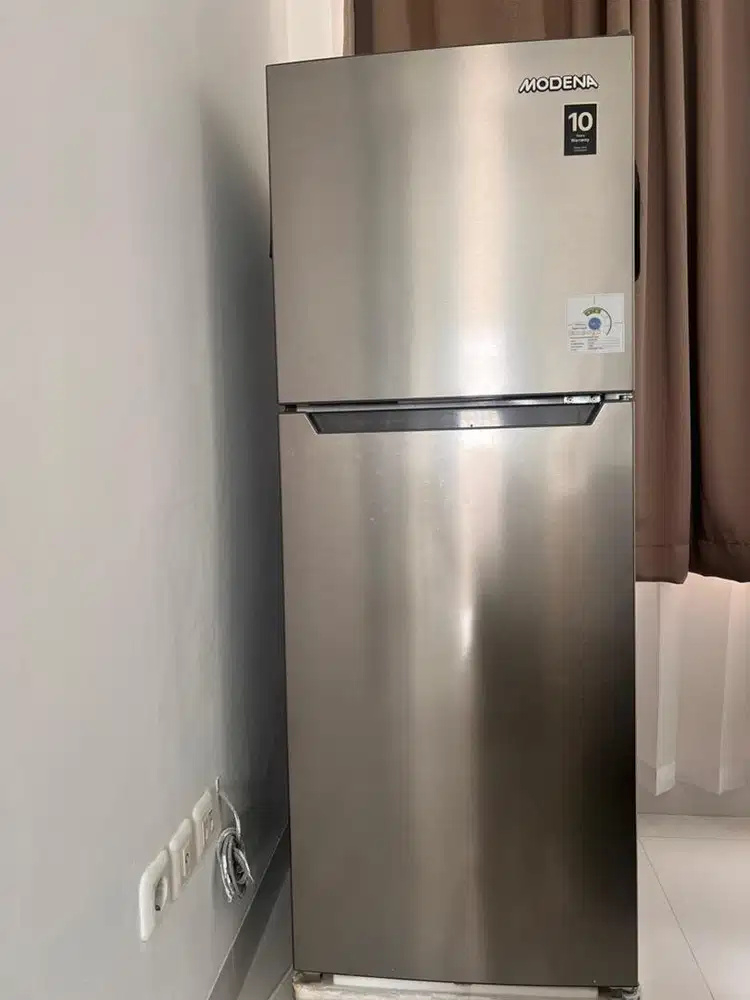 Kulkas modena 2 pintu atas bawah