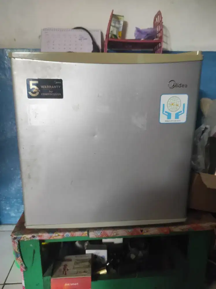 Kulkas mini  normal