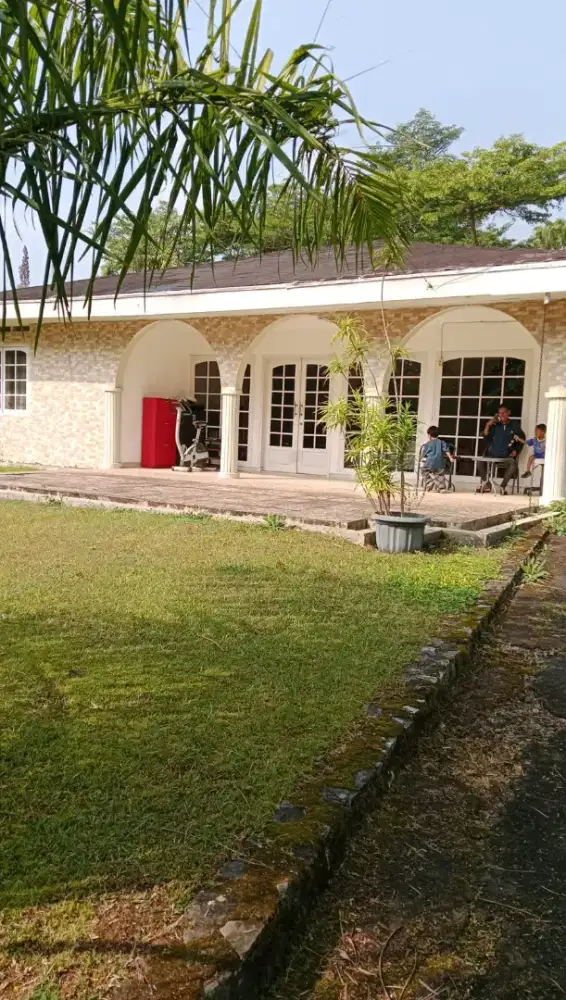 Di jual murah vila siap huni lokasi di kolibah Cisarua puncak