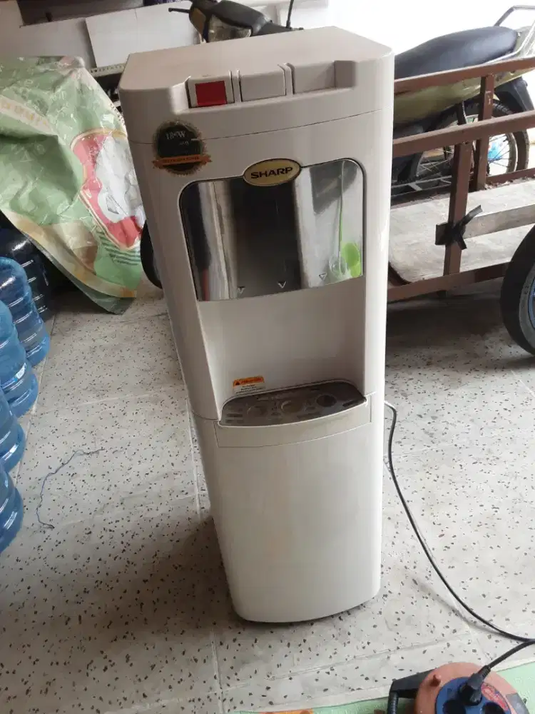 Dispenser Sharp galon bawah