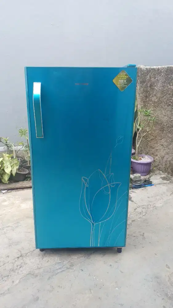 Kulkas polytron 1 pintu