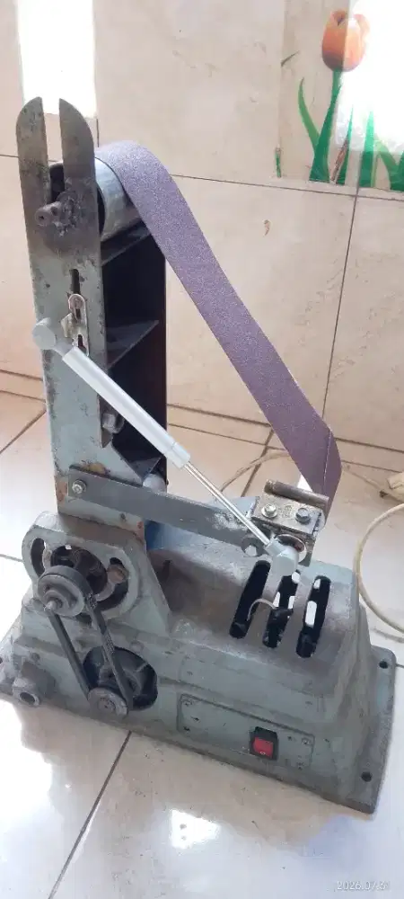 Belt sender amplas
