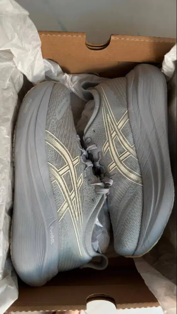 Dijual Sepatu lari wanita Asics Gel Nimbus 27