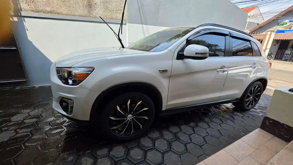 Mitsubishi Outlander 2015 Bensin