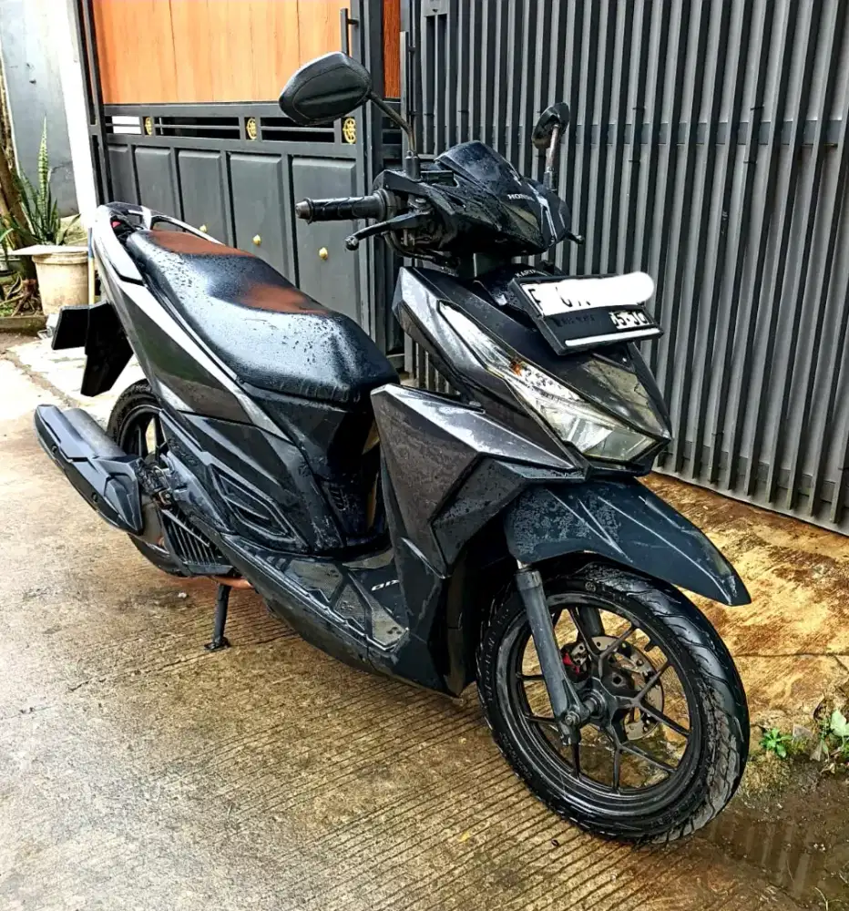 DIJUAL MOTOR HONDA VARIO 125 HITAM SECOND TAHUN 2015