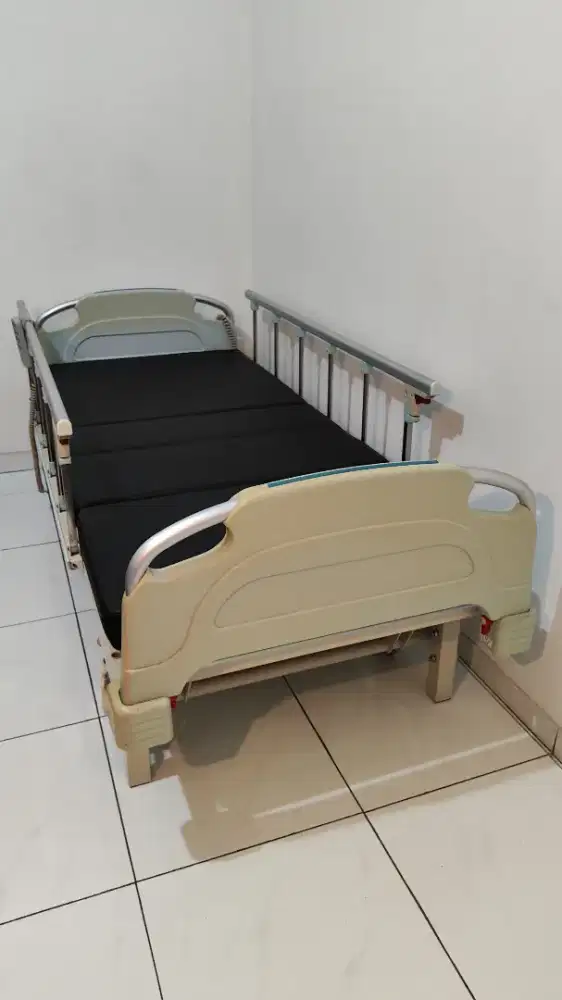Health Care Bed Acare Arjohuntleigh Electric 3 Fungsi+Remote-Like New