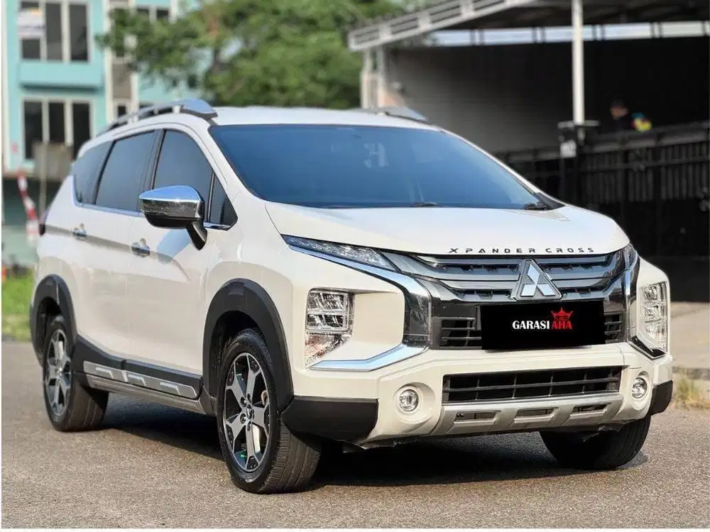 Xpander Cross premium AT 2021 putih