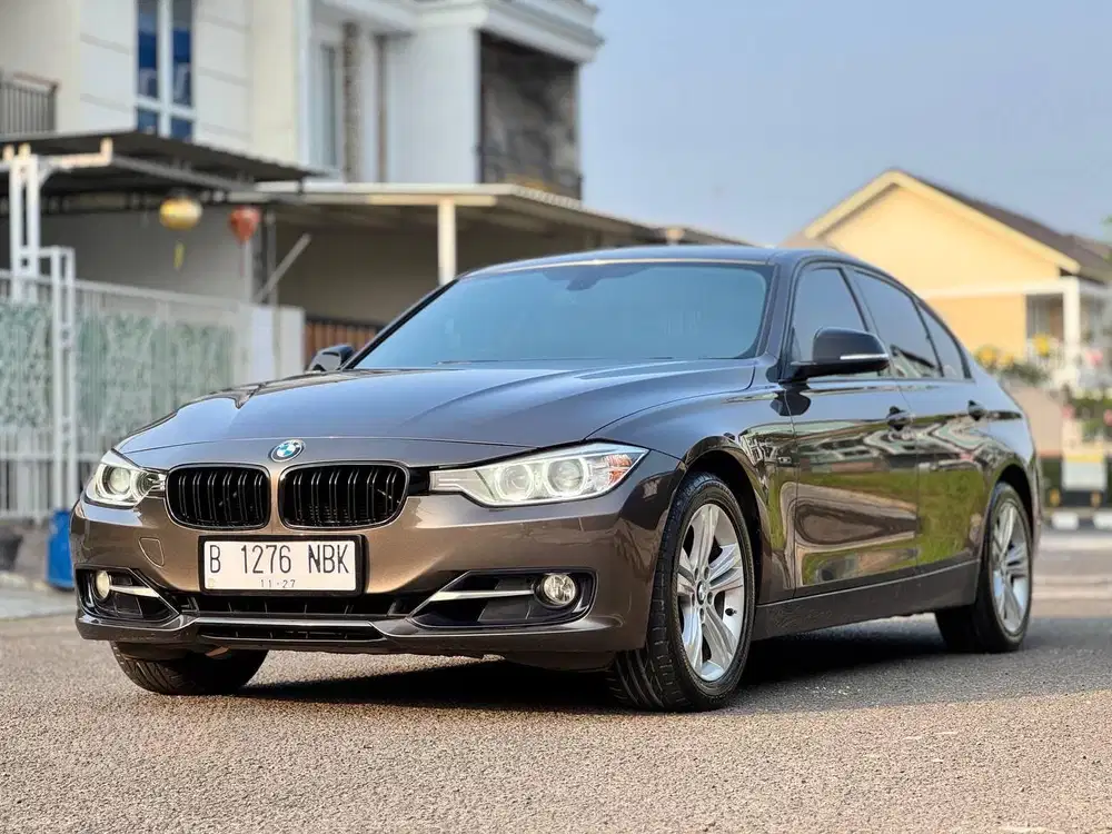 BMW 320i Sport AT 2014 Coklat metalik