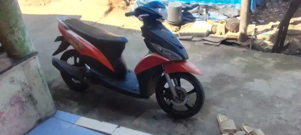 Motor Mio J 2012