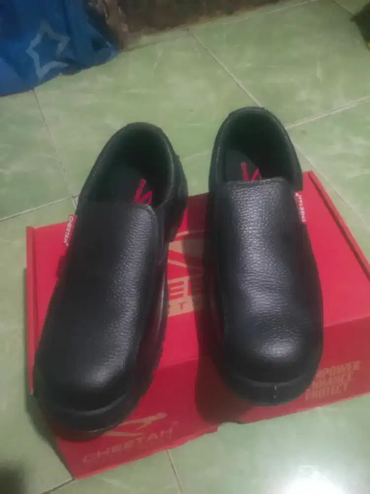 Sepatu safety cheetah 3001H black original no. 43/9