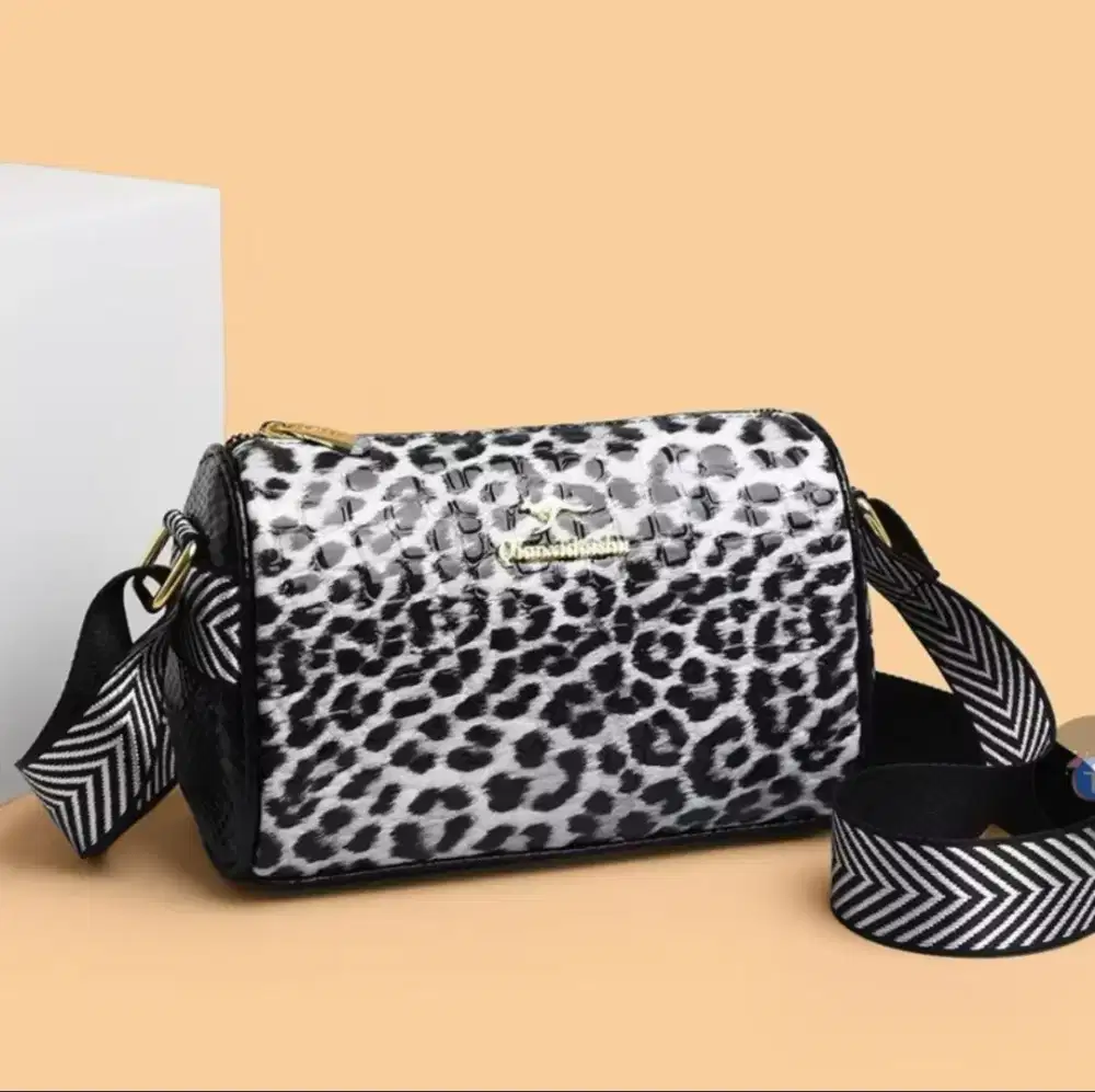 SLINGBAG IMPORT MOTIF LEOPARD