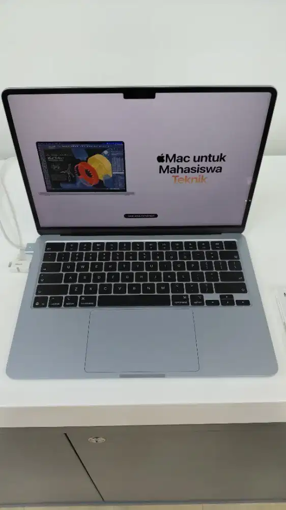 Macbook Air M5 13.6 inci 16/512GB
