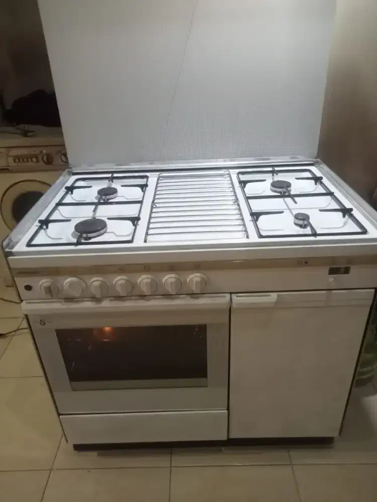 Kompor gas Full otomatis ARISTON Italy siap kirim (Jabodetabek)