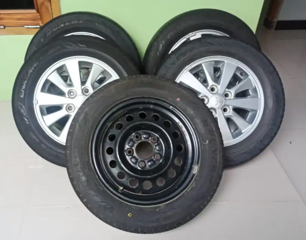 Velg OEM Xpander R15 Pcd 5x114,3. Offset 45.  5Pcs