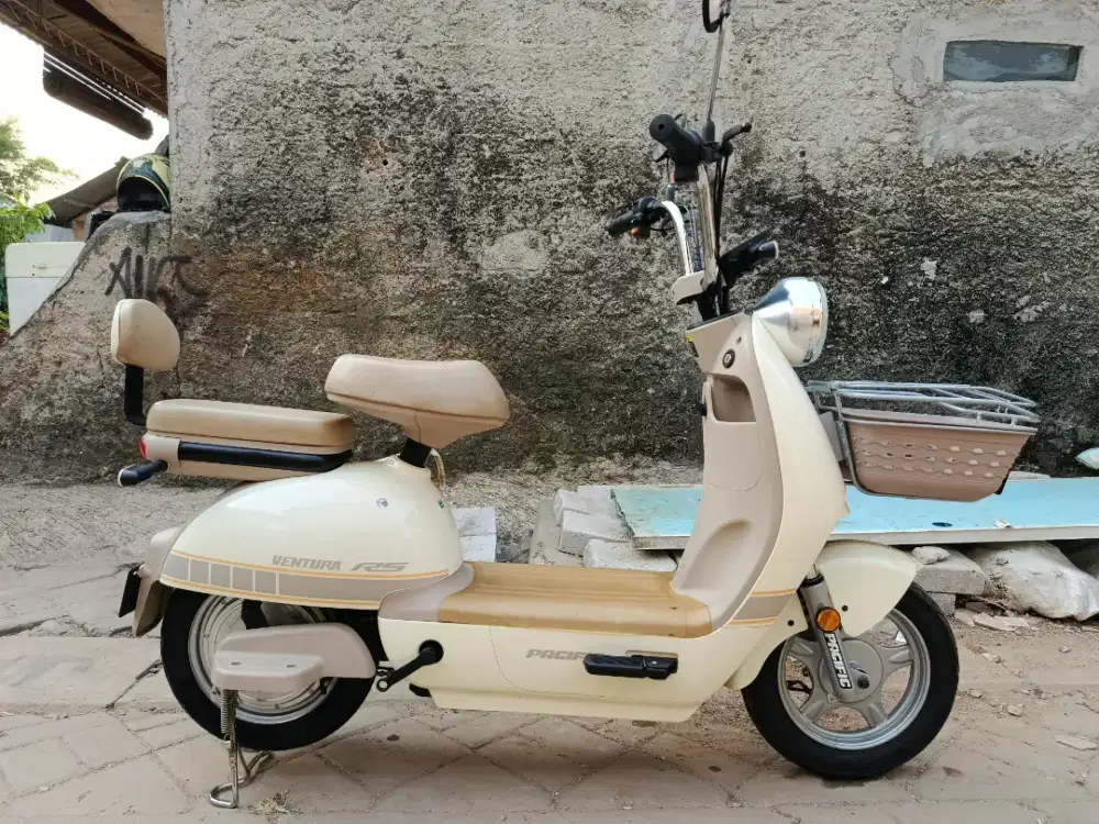 Sepeda Listrik Pacific Ventura R5 Cream Bekas