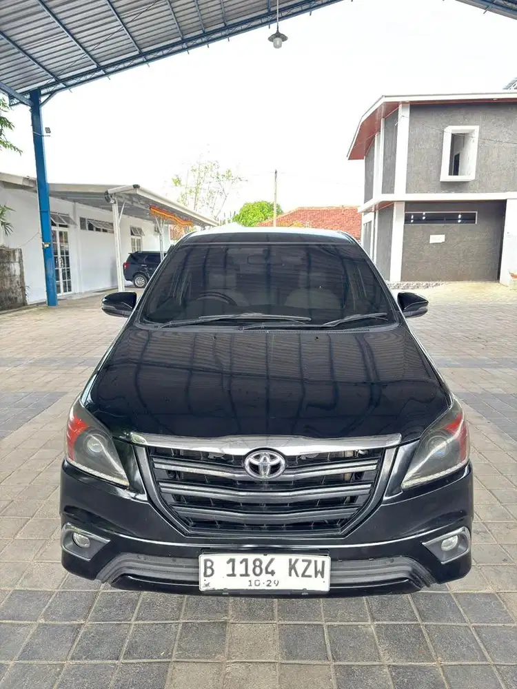 Kijang innova 2014 2.0 E M/T