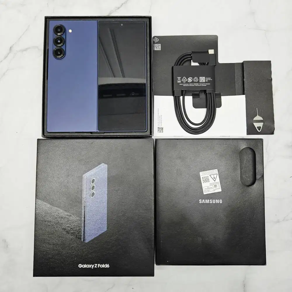 Samsung Galaxy Z Fold 6 12/256GB Navy Like New No Minus Fullset