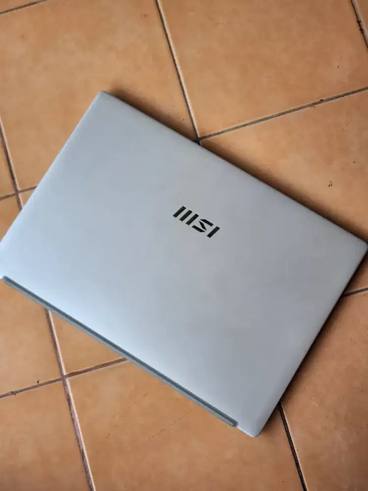Laptop MSI Modern 14 C11M 8/512